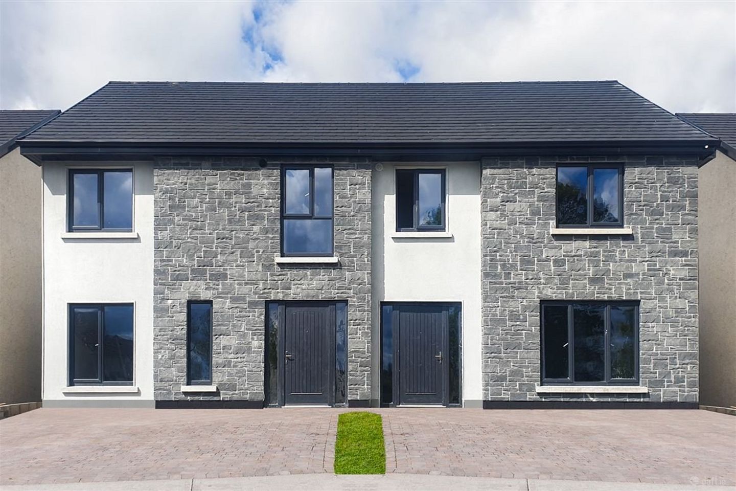 38 Lus Na Greine, Monksland, Athlone, Co. Roscommon, N37E3C7 — photo 1