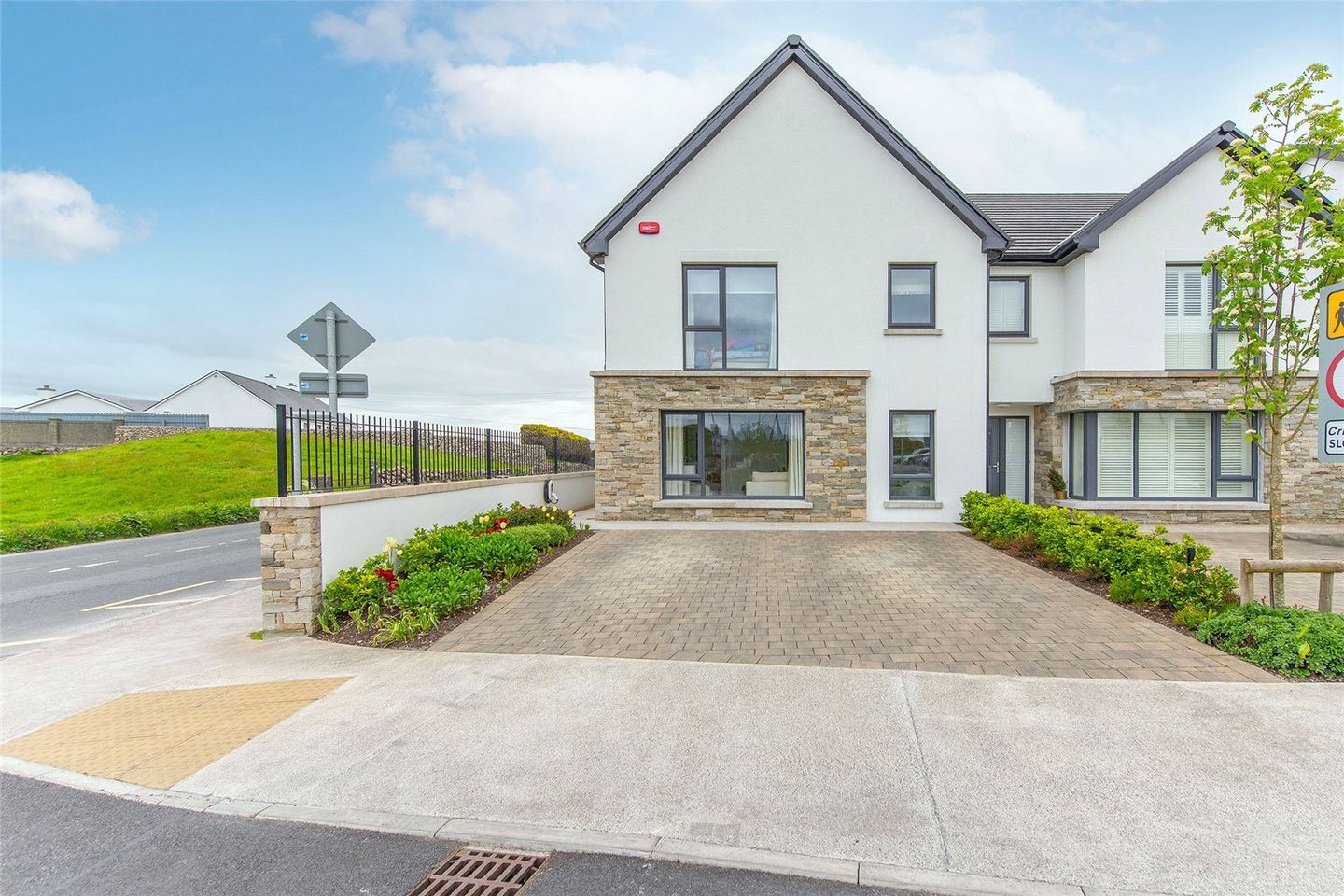 1 Sli Na Craoibhe, Clybaun Road, Knocknacarra, Galway, H9171X9 — photo 1