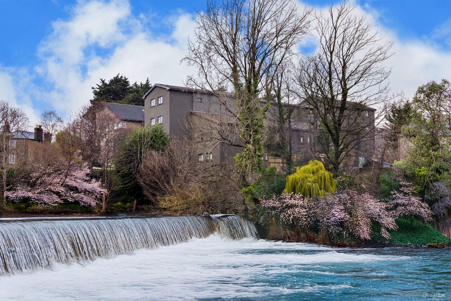 Apartment 13, Errigal House, Eglinton Court, Donnybrook, Dublin 4, D04TK70 — photo 1
