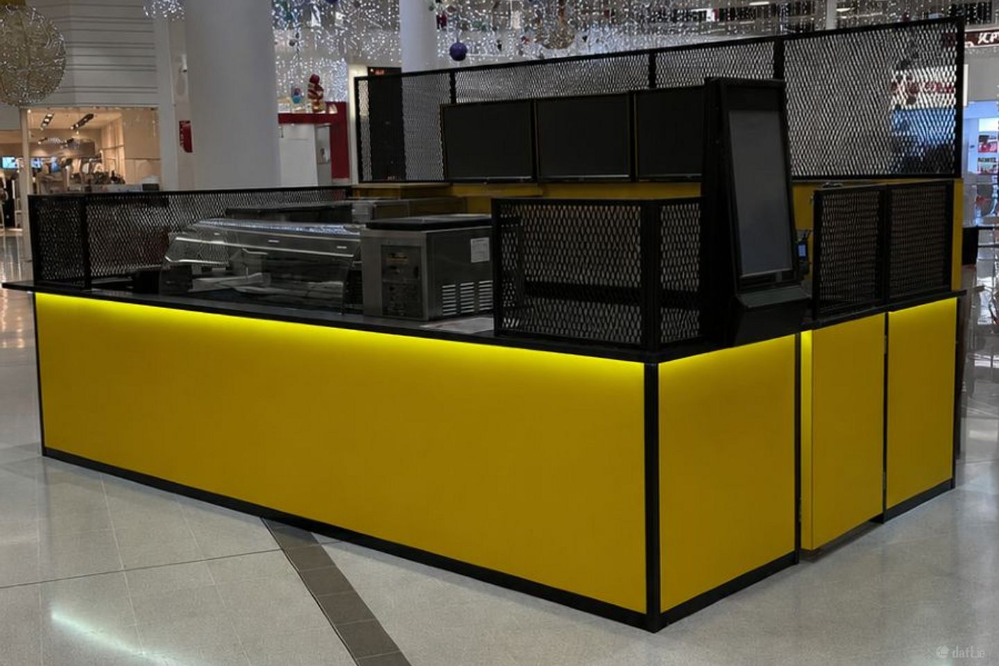 Cobbler Jervis Hub, Jervis Entrance Kiosk Upper Ground Floor, Jervis Street Shopping Centre, Jervis Street, Dublin 1 — photo 1