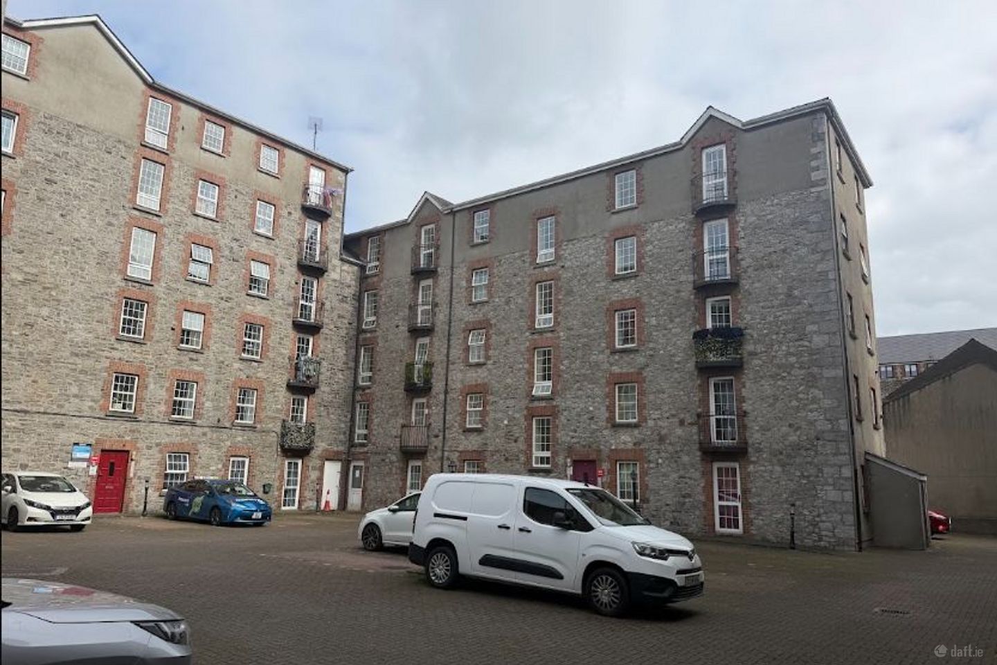 Apartment 6, Block B, Kermon House, The Mall, North Quay, Drogheda, Co. Louth, A92RK22 — photo 1