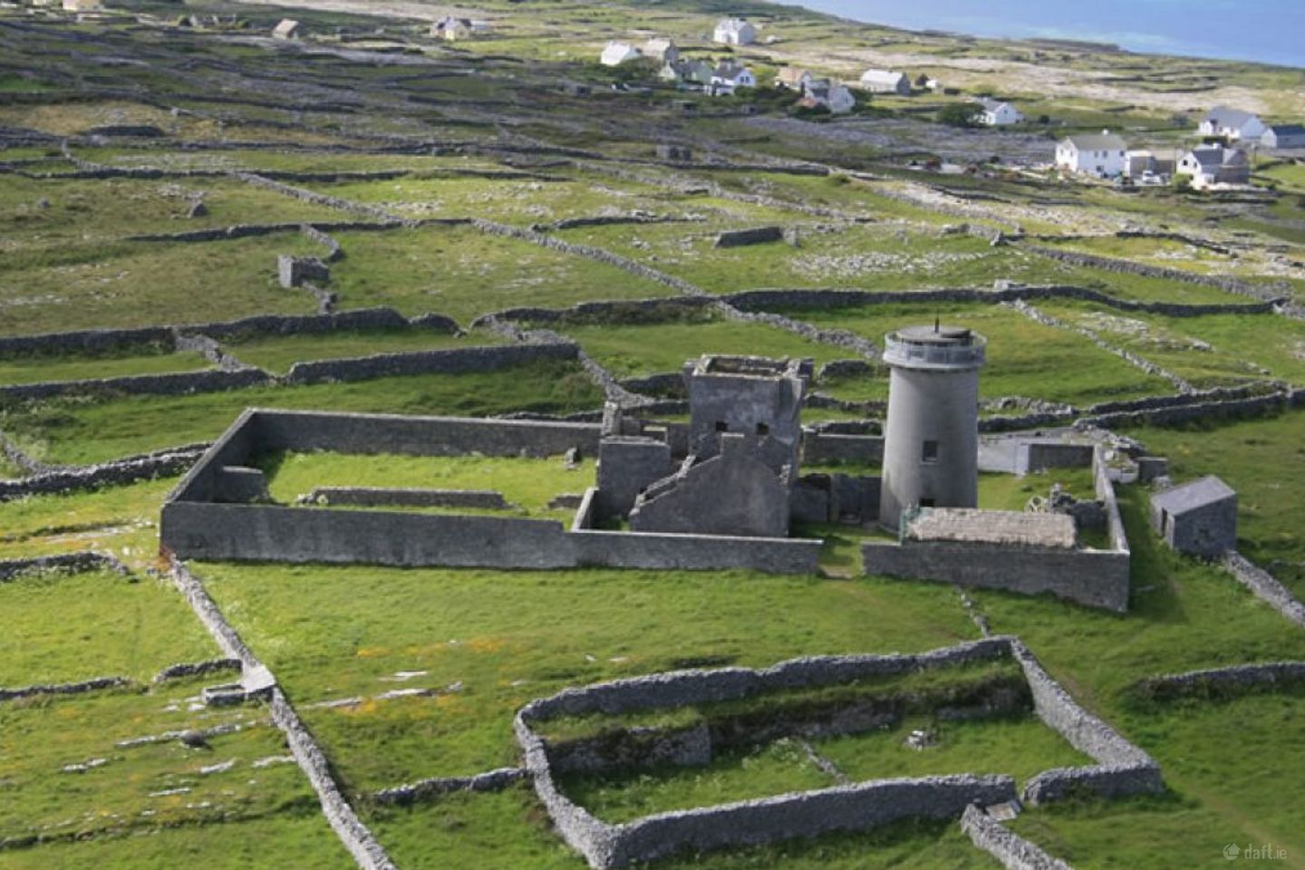 Old Lighthouse, Inis Mór, Aran Islands, Co. Galway — photo 1