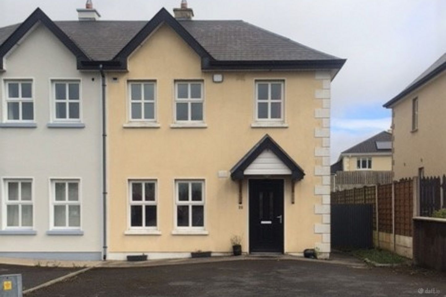 32 Highfield, Tubbercurry, Co. Sligo — photo 1