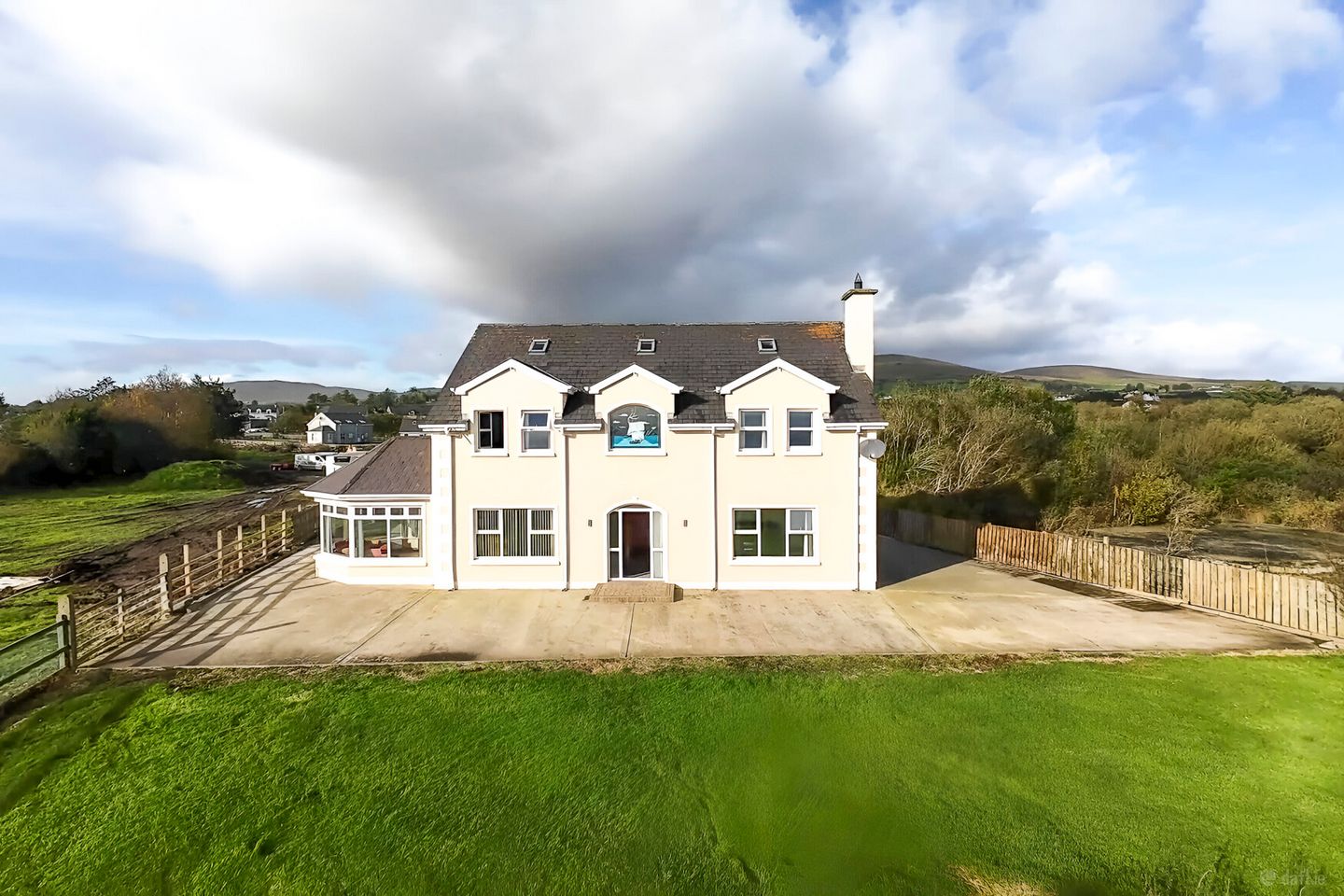 Ard Tri Crann, Three Trees, Quigleys Point, Co. Donegal, F93HK03 — photo 1