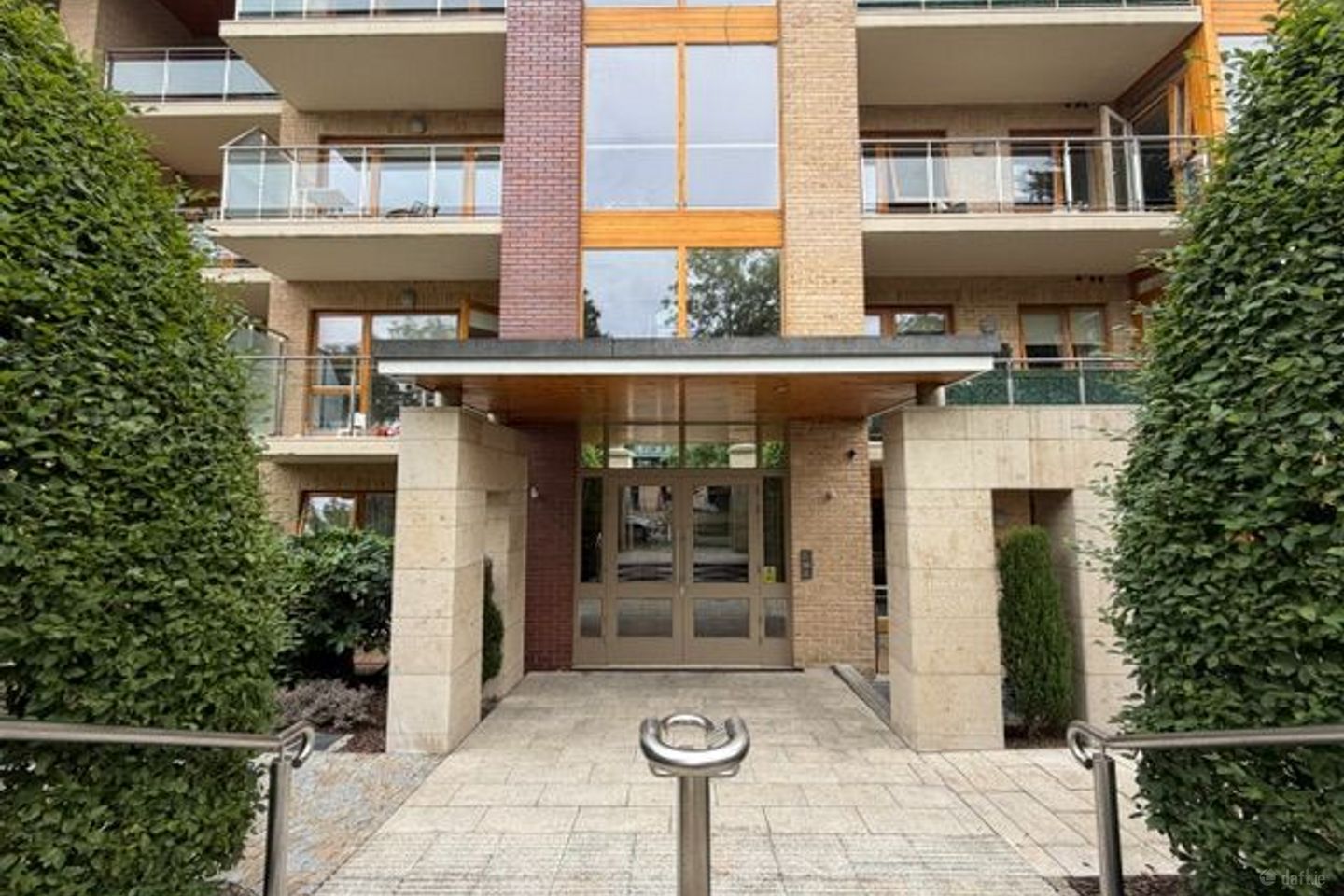 The Oak, Trimbleston, Goatstown, Dublin 14 — photo 1