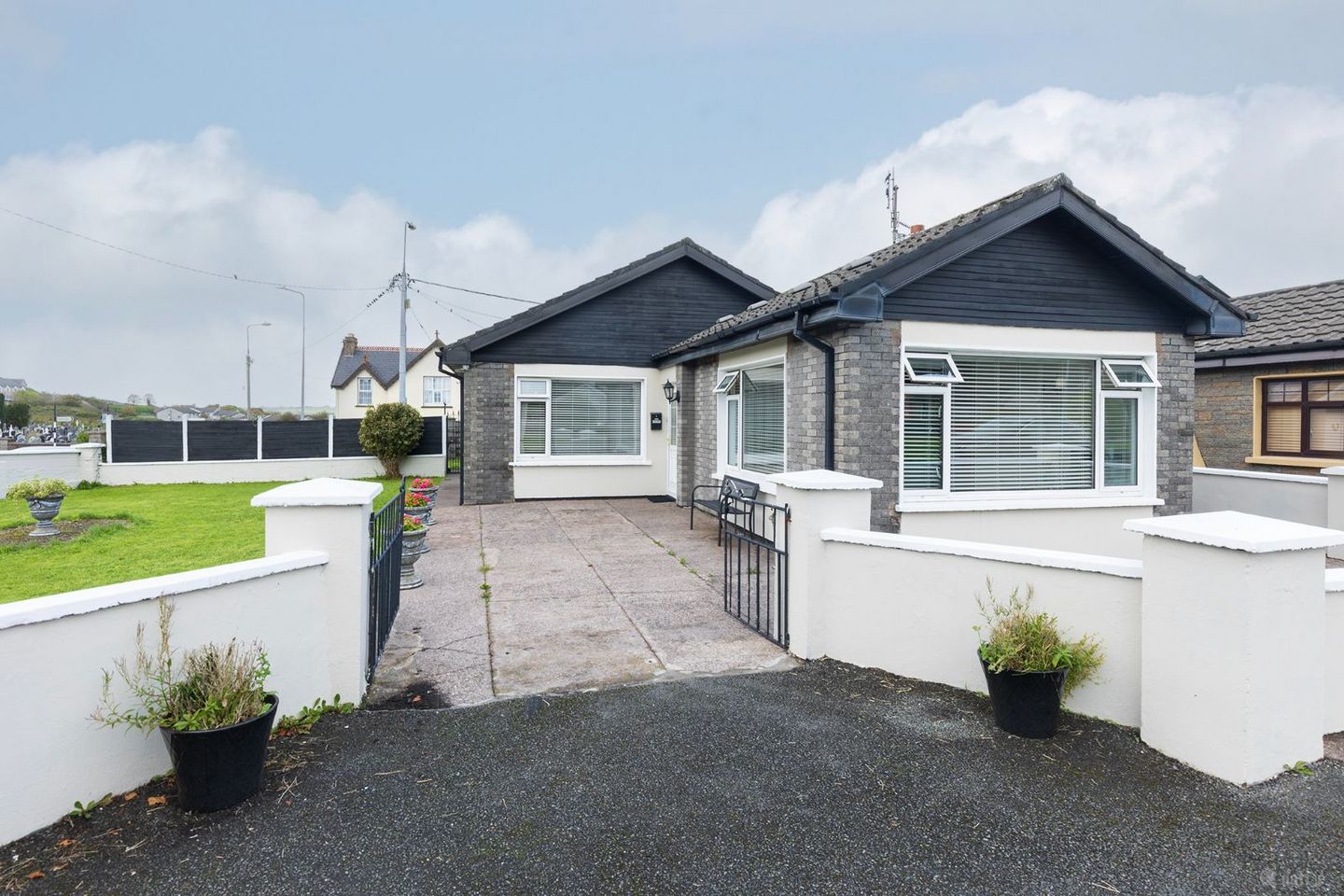 12 Elton Estate, Carrignafoy, Cobh, Co. Cork, P24V090 — photo 1