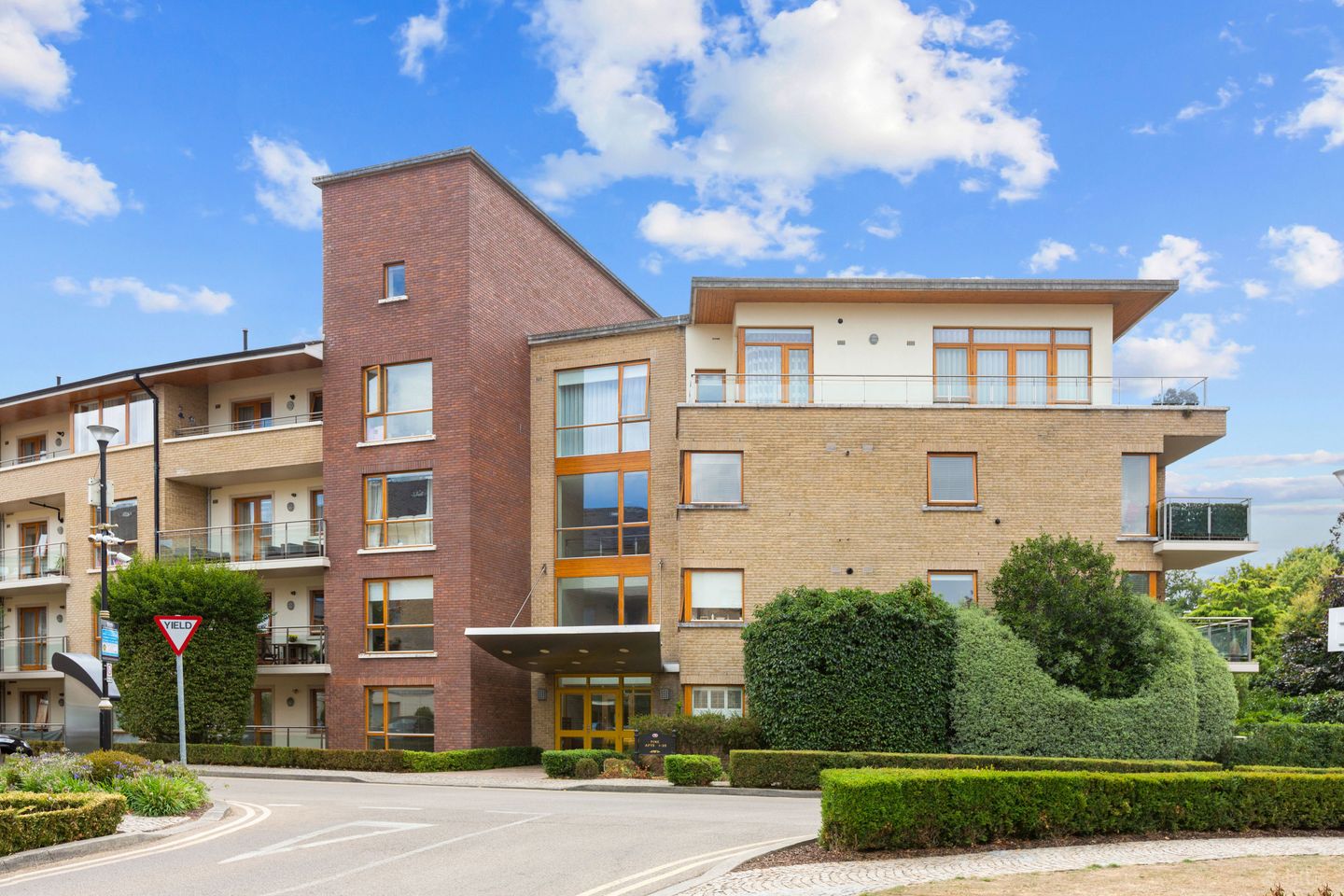 10 The Pine, Trimbleston, Goatstown, Dublin 14, D14 DW40 — photo 1