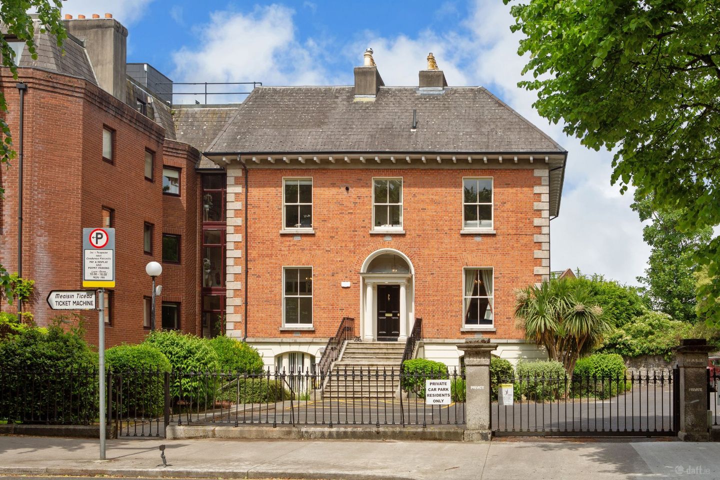 7 Raglan Hall, Clyde Road, Ballsbridge, Dublin 4, D04 P440 — photo 1