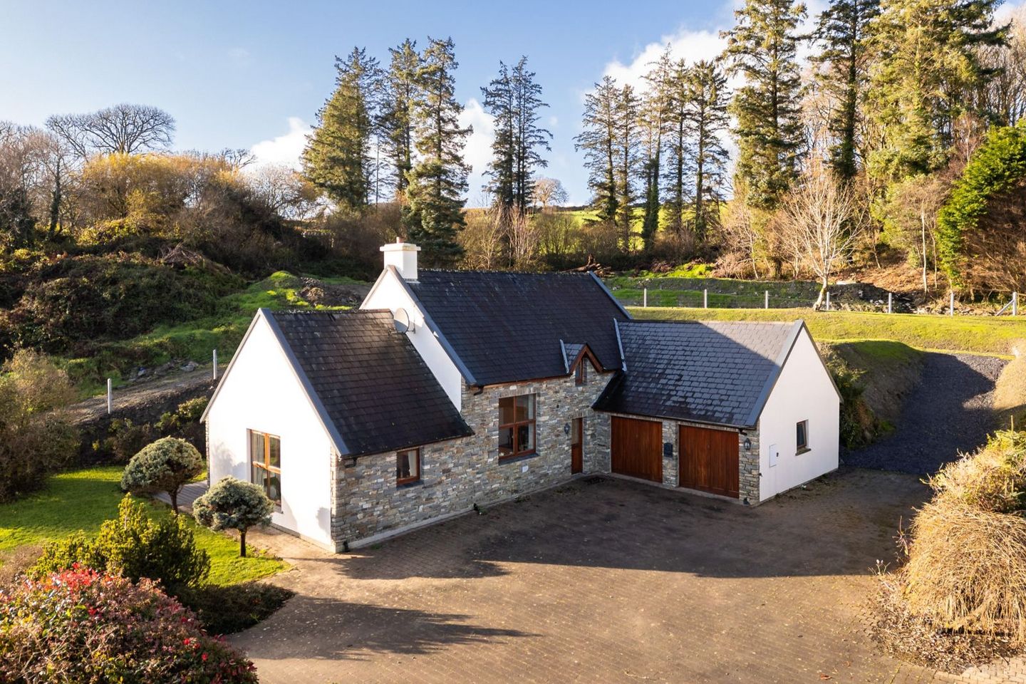 4 Glenard, Castletownshend, Co. Cork, P81RF86 — photo 1