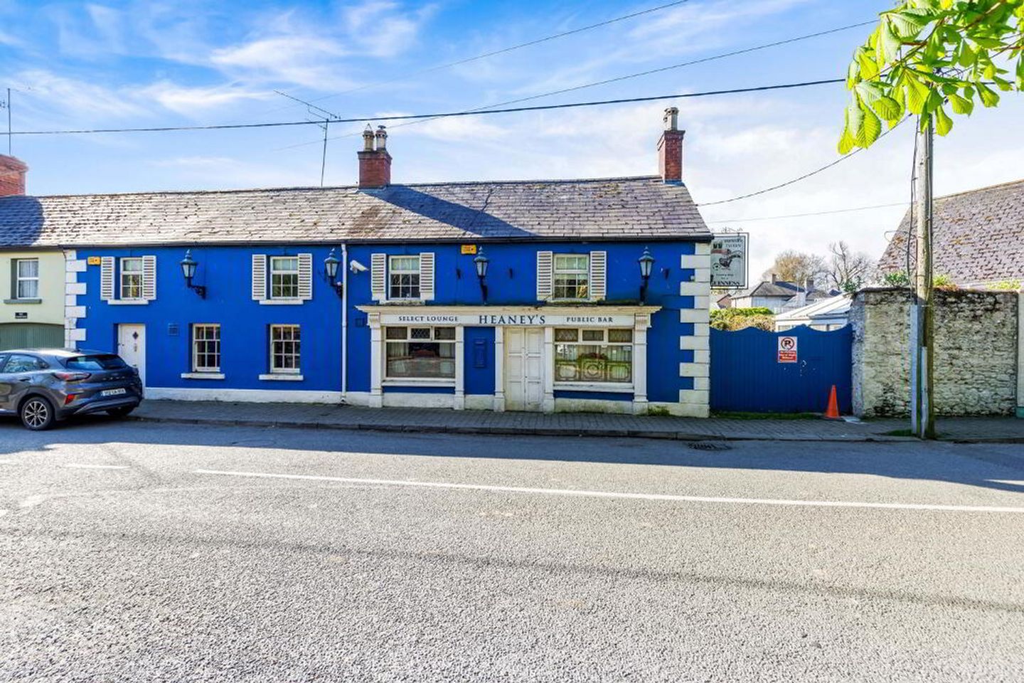 Former Licensed Premises & Apartment, With Development Potential, Castlebellingham, Co. Louth, A91ND89 — photo 1