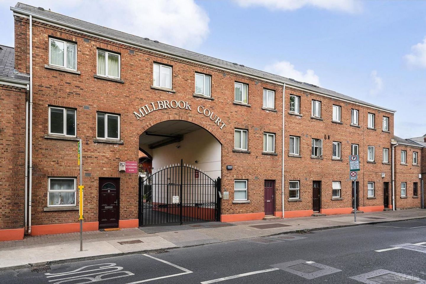 15 Millbrook Court, Mount Brown, Kilmainham, Dublin 8 — photo 1
