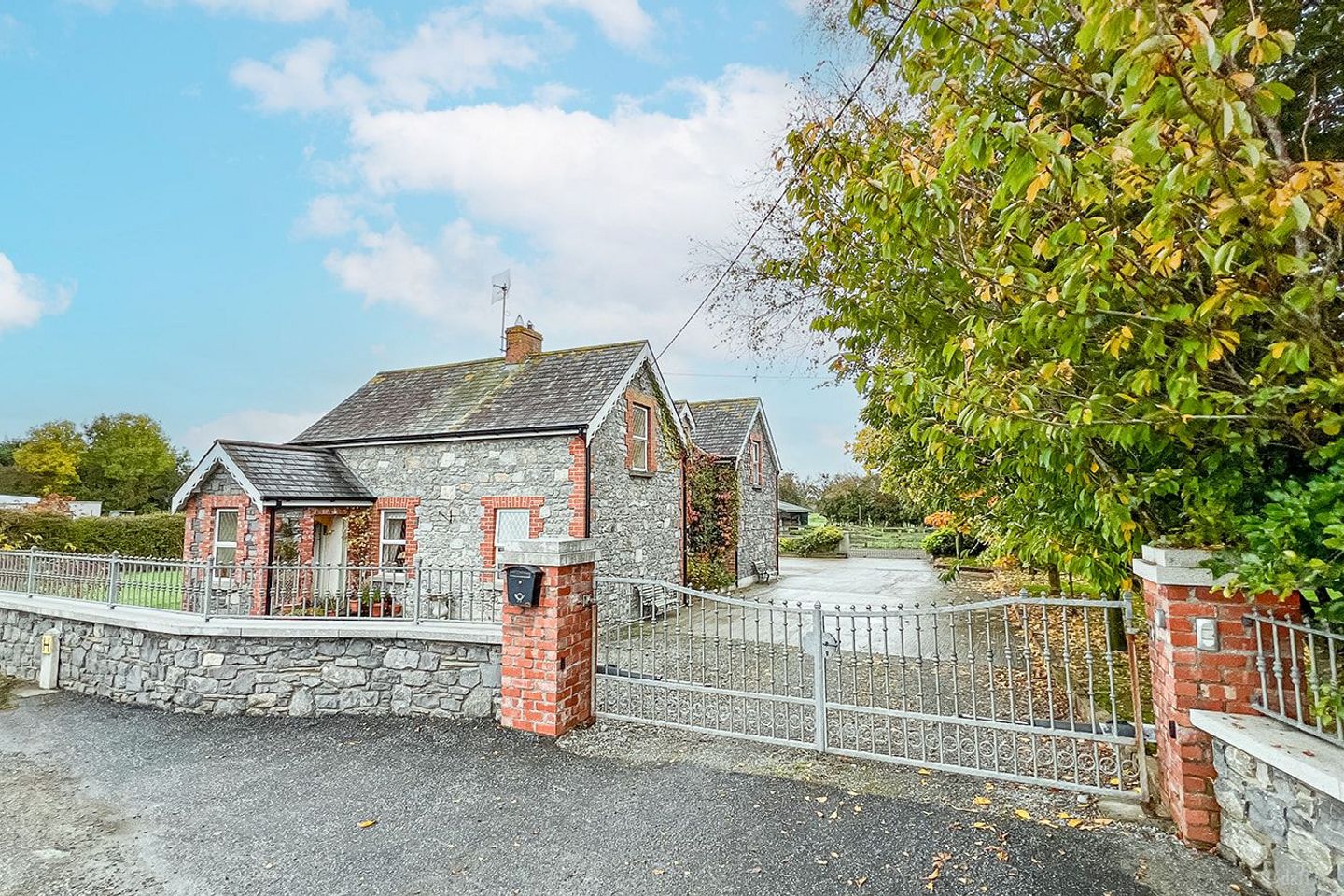 Stone Lodge, Monabrika, Freshford, Co. Kilkenny, R95W8K7 — photo 1