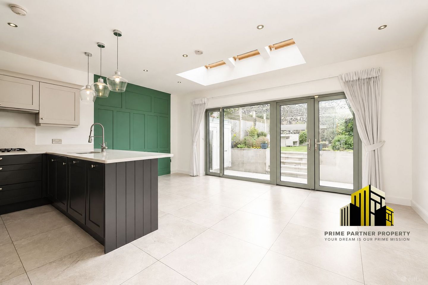1 Shanganagh Drive, Dublin 18, Shankill, Dublin 18, D18TW40 — photo 1