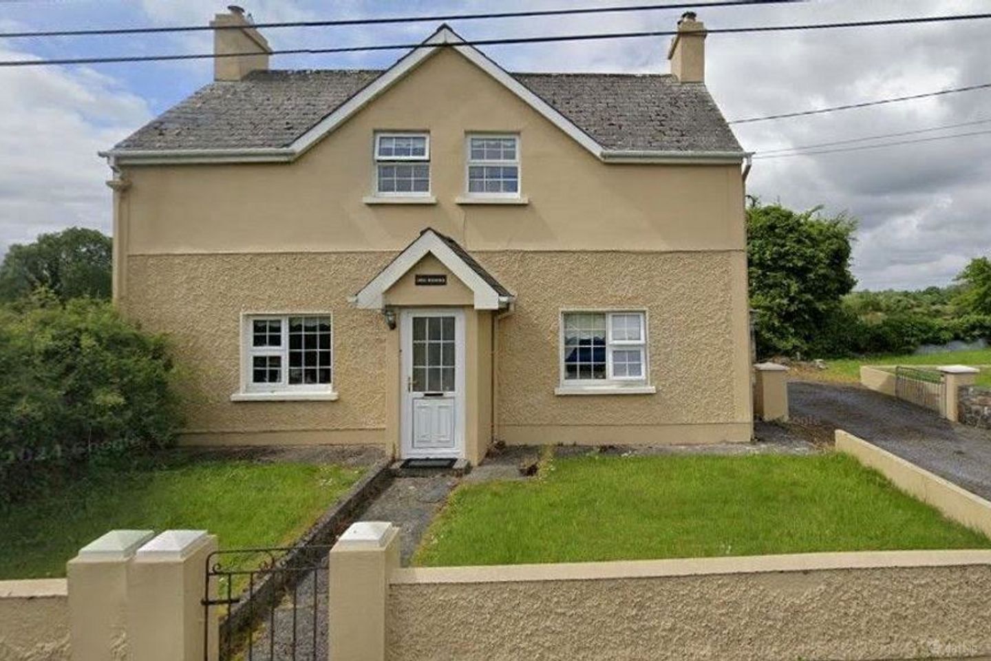Cross Residence, Creggan, Ballaghaderreen, Co. Roscommon, F45N793 — photo 1