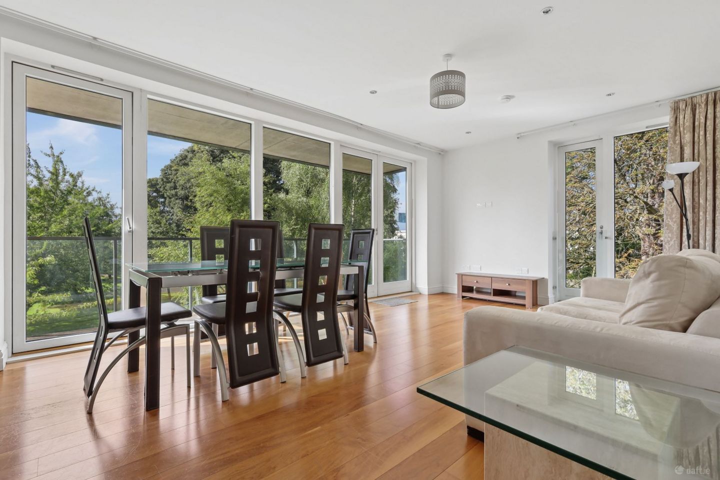 2 Bed Apartment, Bloomfield Park, Bloomfield Avenue, Donnybrook, Dublin 4 — photo 1