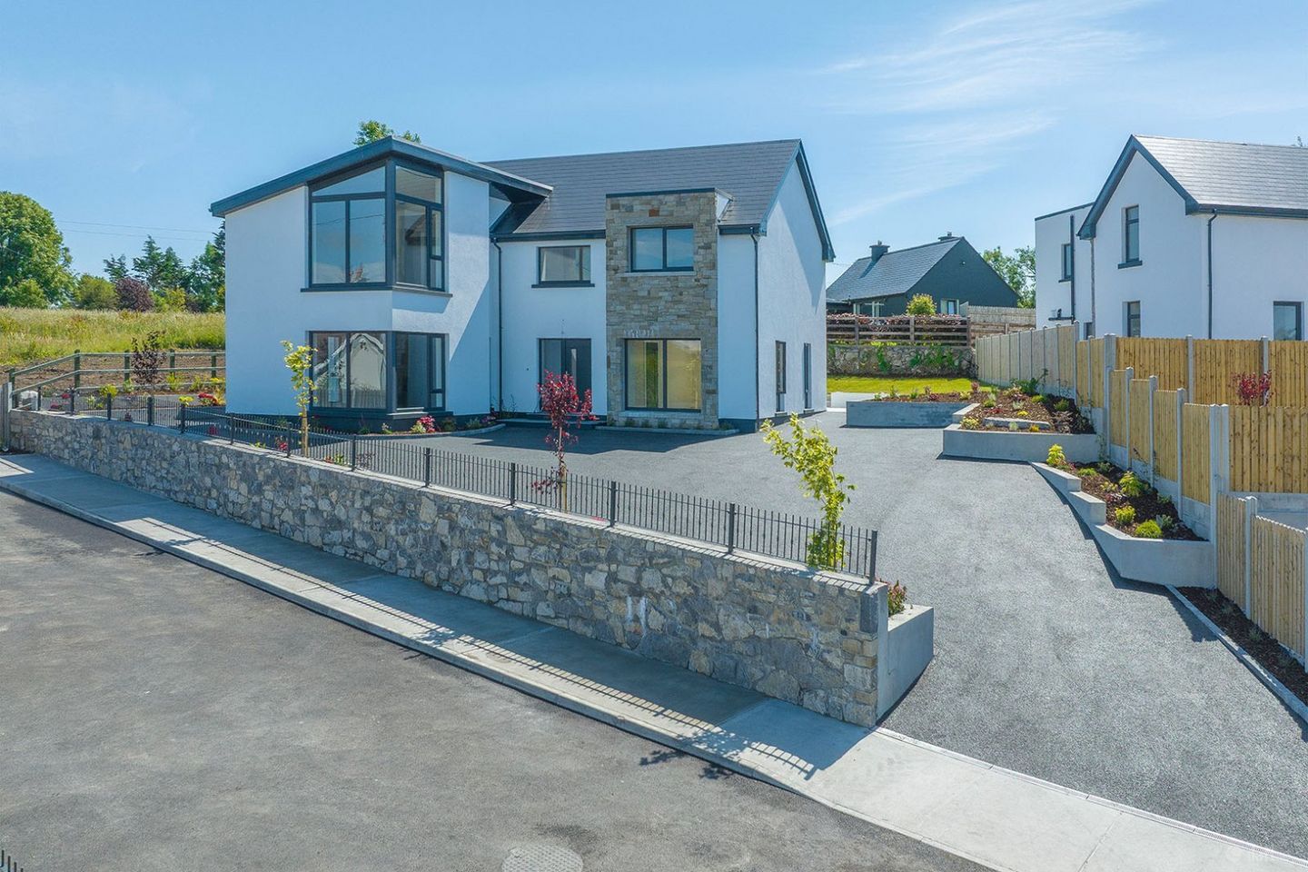 3 An Pairc Mor, Castlegar, Galway, Co. Galway, H91858K — photo 1