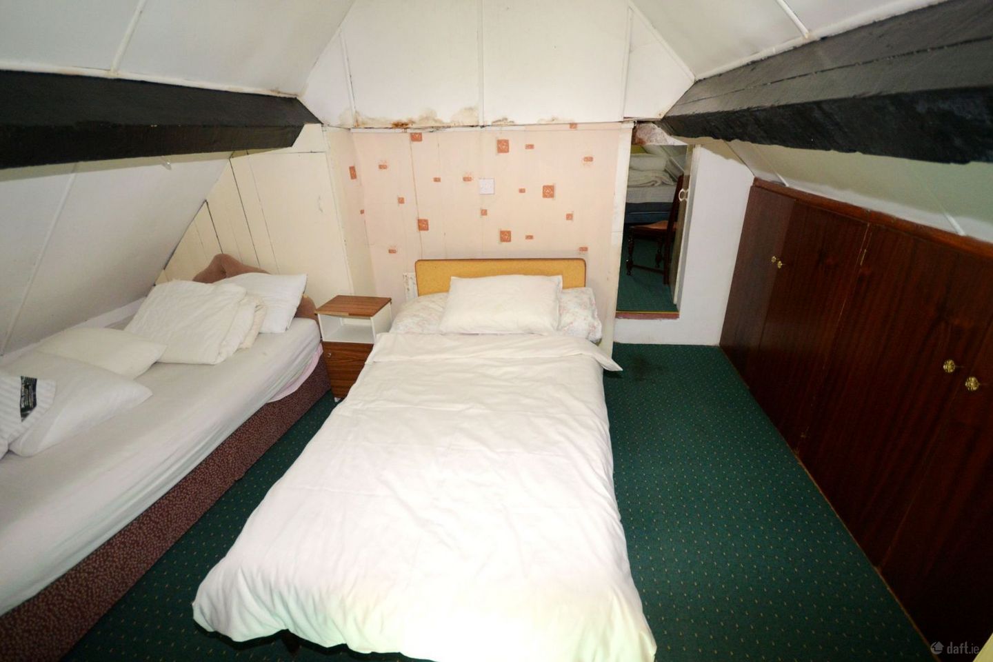 LOFT ROOM ONE 
