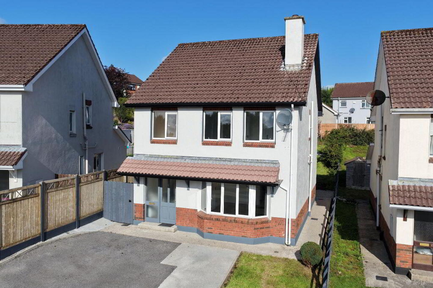 5 Summerhill Court, Summerhill, Carrick-on-Shannon, Co. Leitrim, N41F500 — photo 1