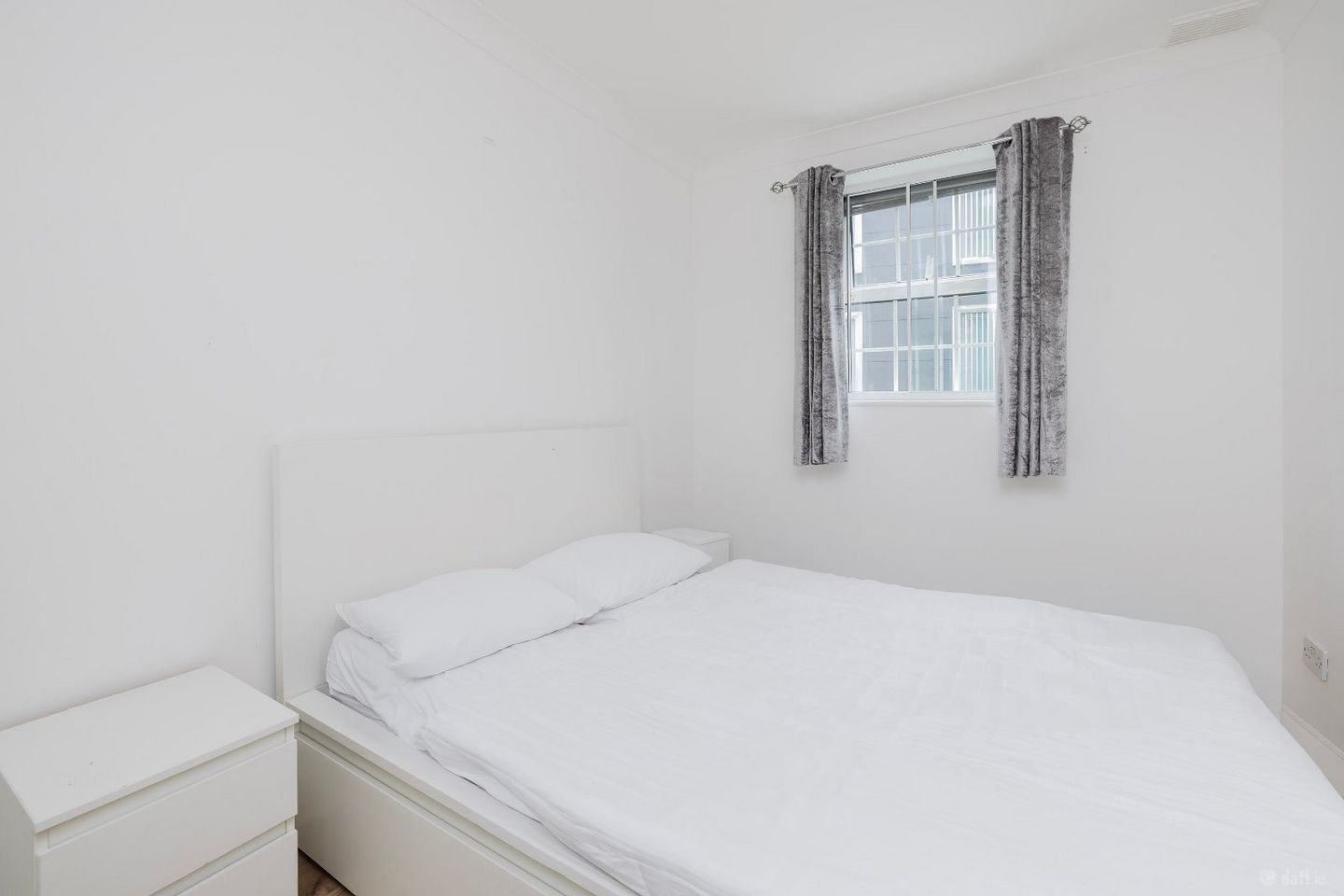 Apartment 4, Aston Abbey, 10 Aston Quay, Temple Bar, Dublin 2, D02DH74 — photo 1