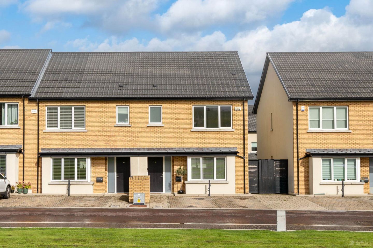 10 Clay Farm Green, Dublin 18, Co. Dublin, D18VX0X — photo 1