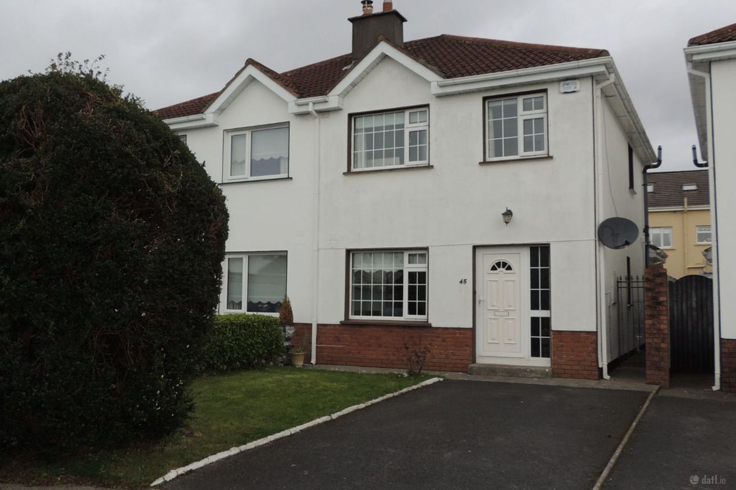 45 White Oaks - Doire Gheal , Lower Clybaun road  , Knocknacarra, Co. Galway — photo 1