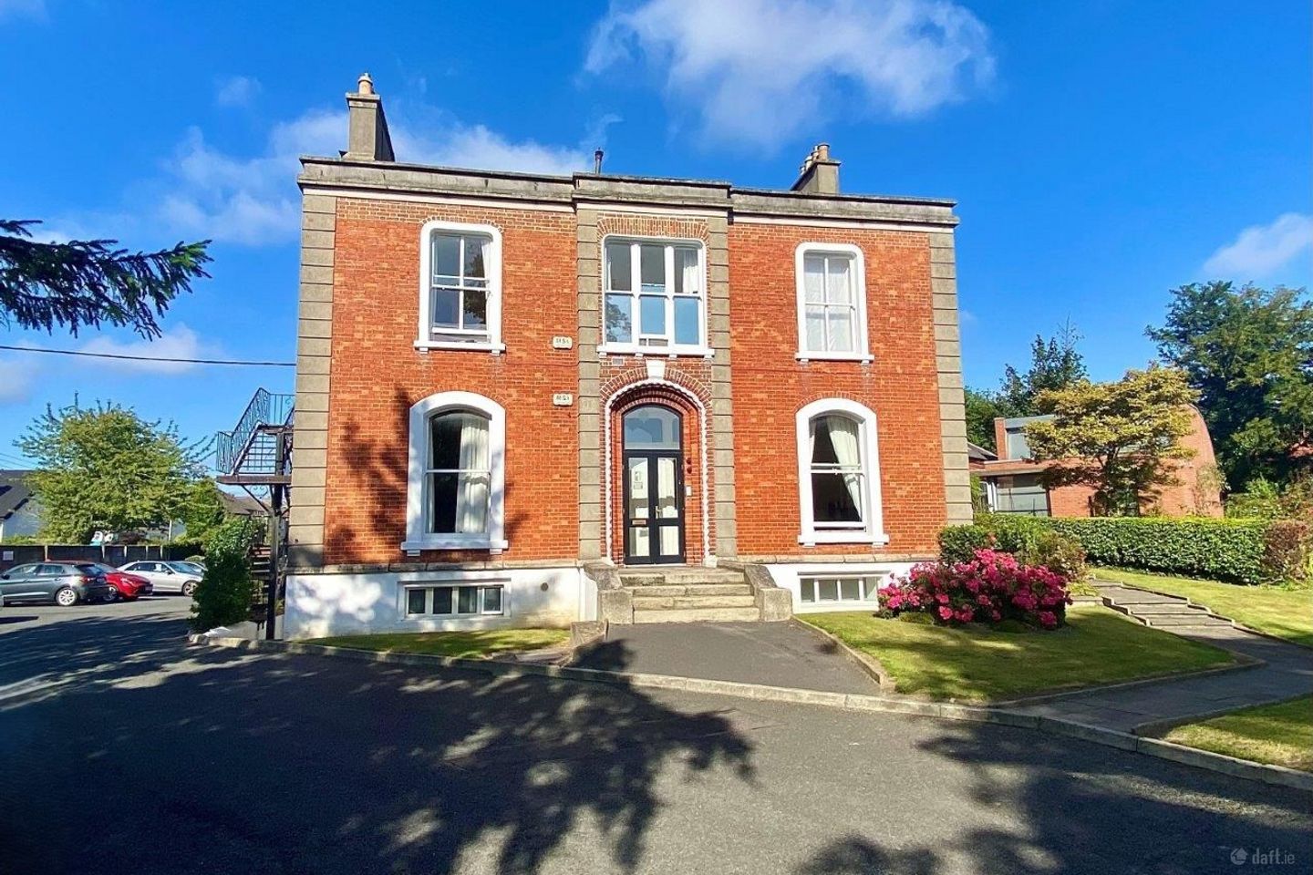 Roebuck House, Roebuck Court, Clonskeagh, Dublin 14, D14PH27 — photo 1