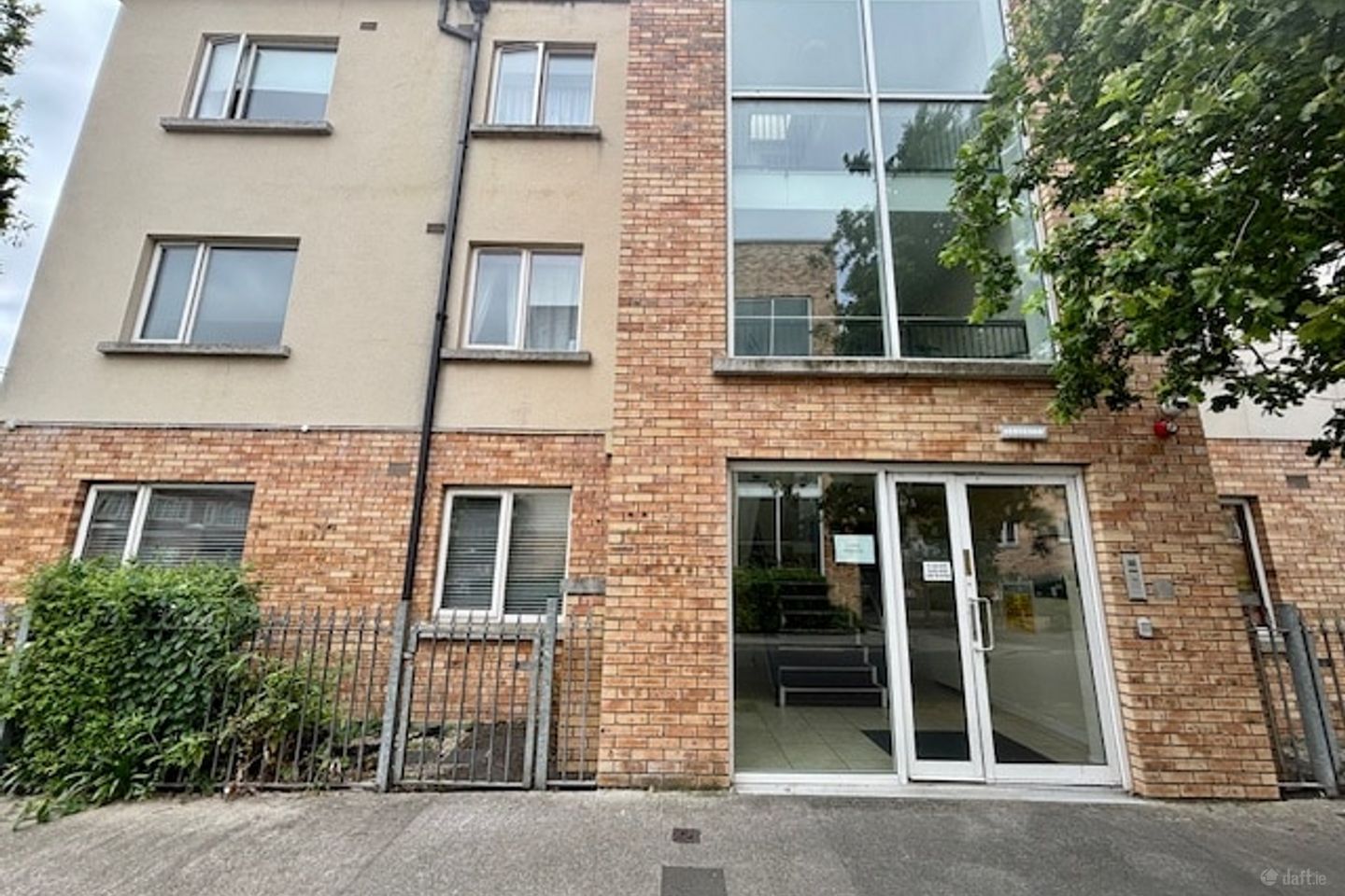 Eaton Terrace, Rathcoole, Co. Dublin — photo 1