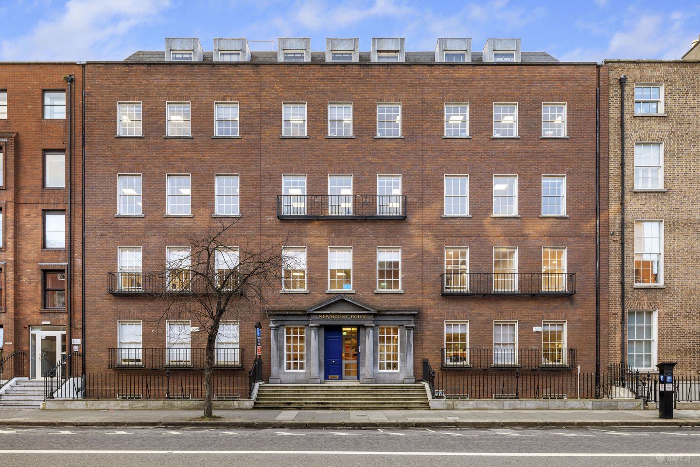 Part 3rd Floor Front, Newmount House, Lower Mount Street, Dublin 2, Dublin 2, Co. Dublin — photo 1
