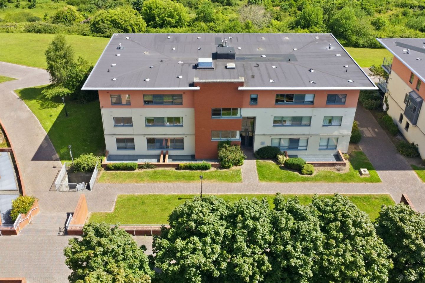 Apartment 121, East Courtyard, Tullyvale, Dublin 18, D18V3V9 — photo 1