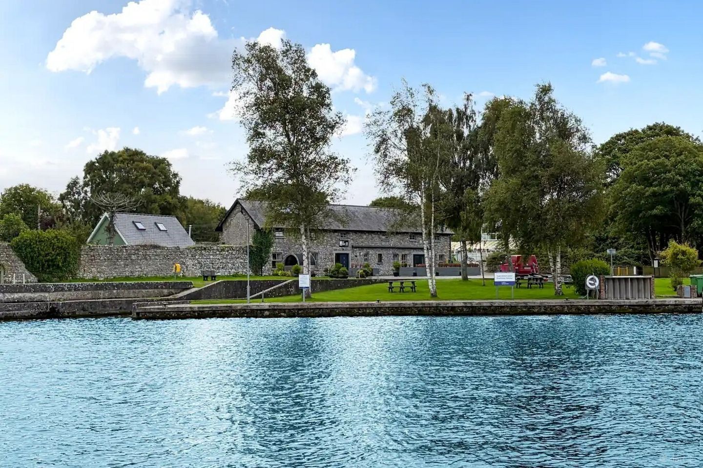 Lough Derg House, Dromineer, Nenagh, Co. Tipperary, E45 K284 — photo 1
