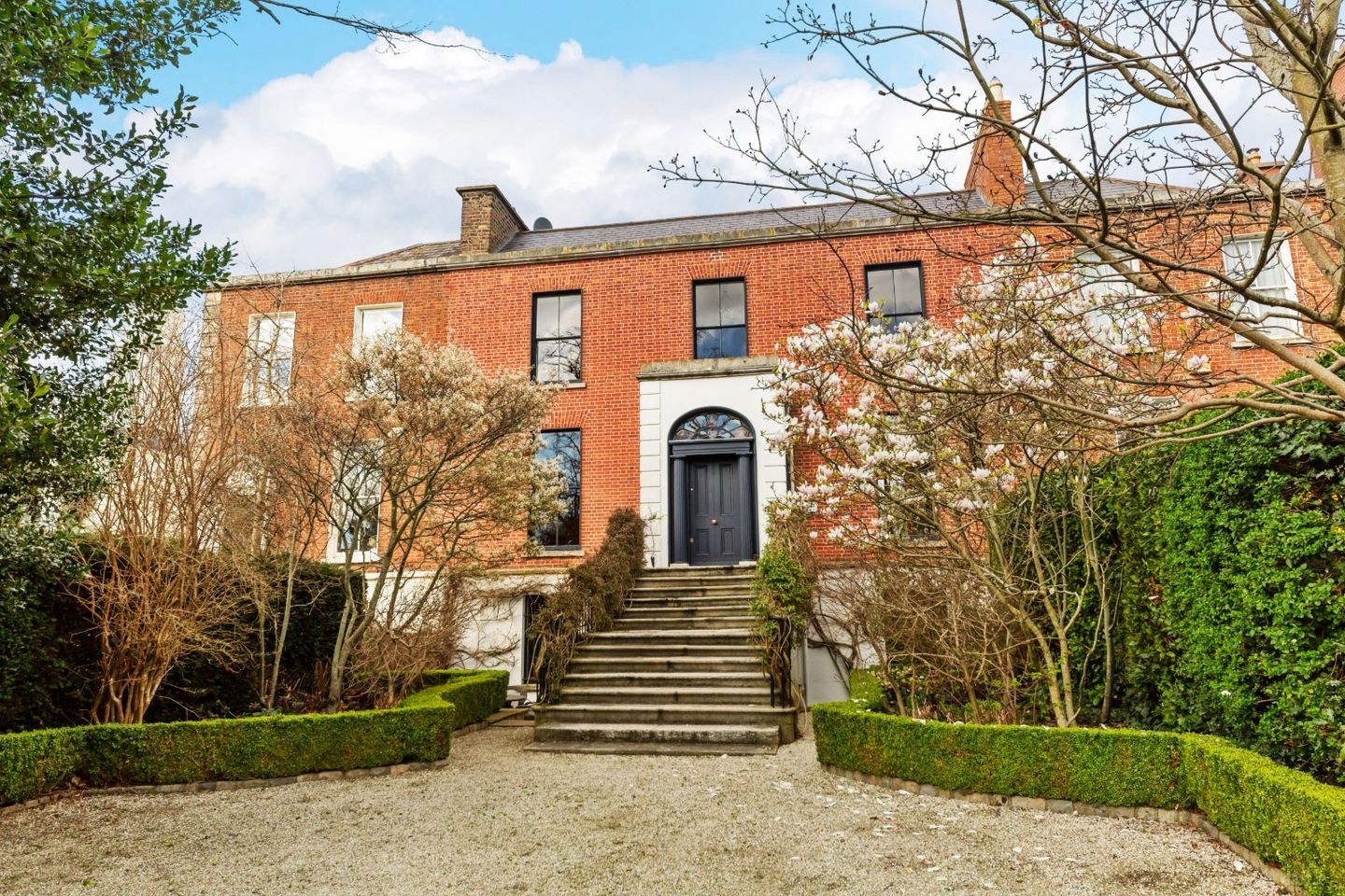 Eastham, Wellington Place, Ballsbridge, Dublin 4 — photo 1