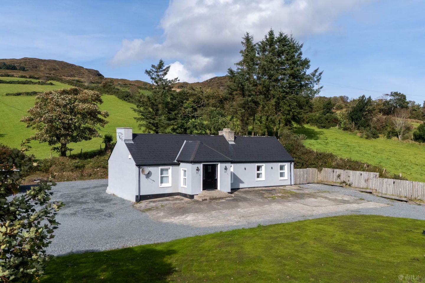Lough Keel Cottage, Carrownasaul, Termon, Co. Donegal, F92Y6H3 — photo 1