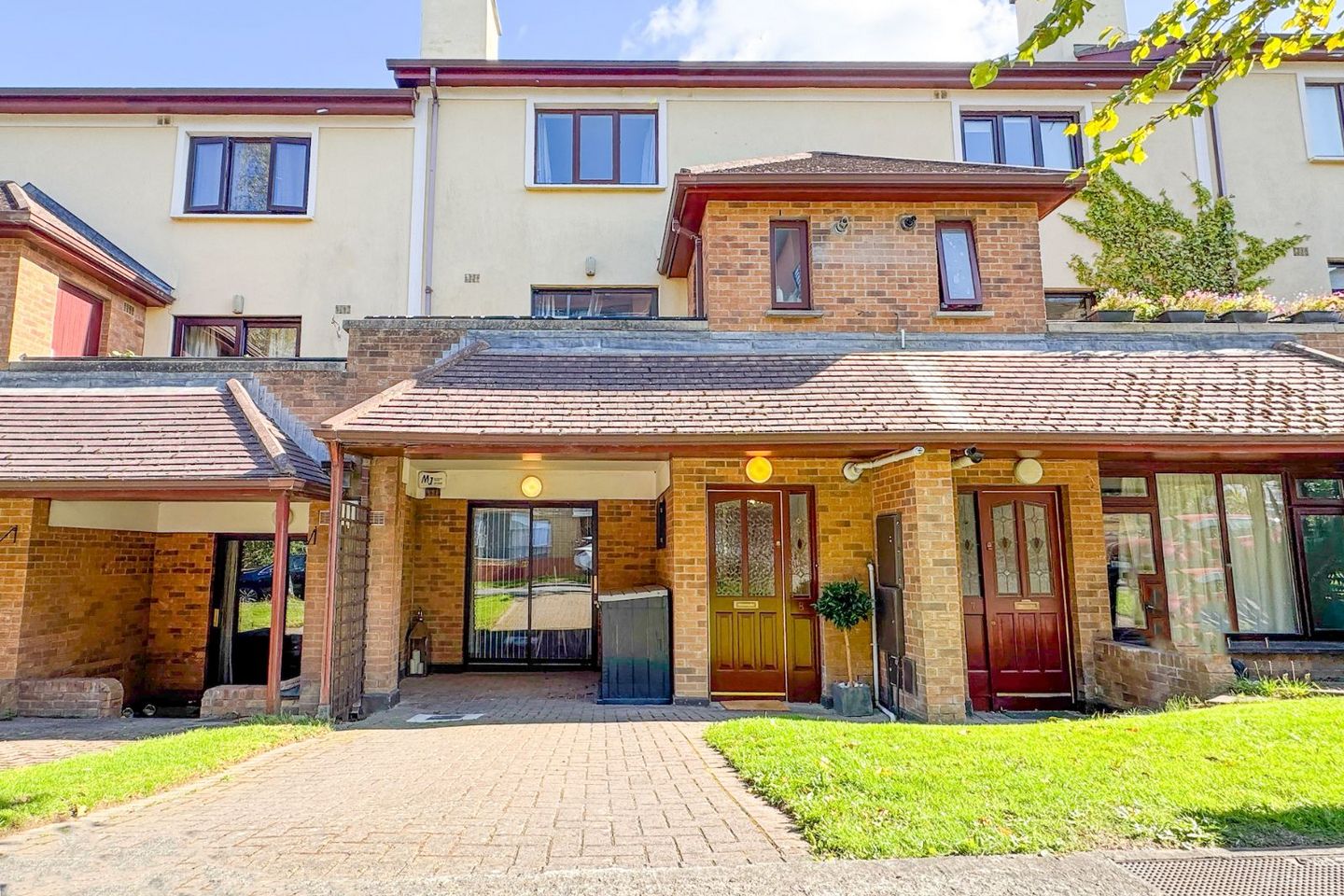8 Gleann Na Rí, Druids Valley, Cabinteely, Dublin 18, D18P92Y — photo 1