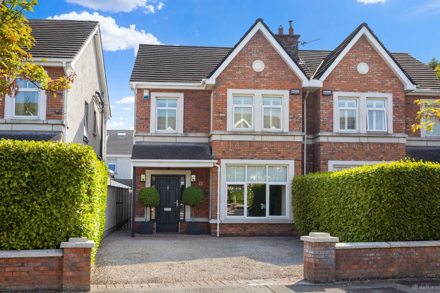 37 Saint Gabriels, Cabinteely, Dublin 18, D18K850 — photo 1