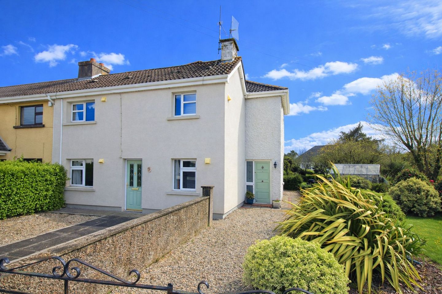 21 Garden City, Gorey, Co. Wexford, Y25RK25 — photo 1