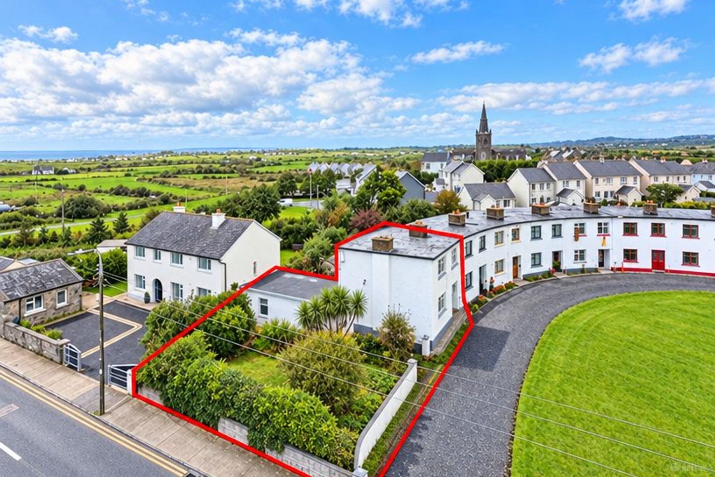 1 The Crescent, Miltown Malbay, Bealaclugga, Co. Clare, V95D9K1 — photo 1