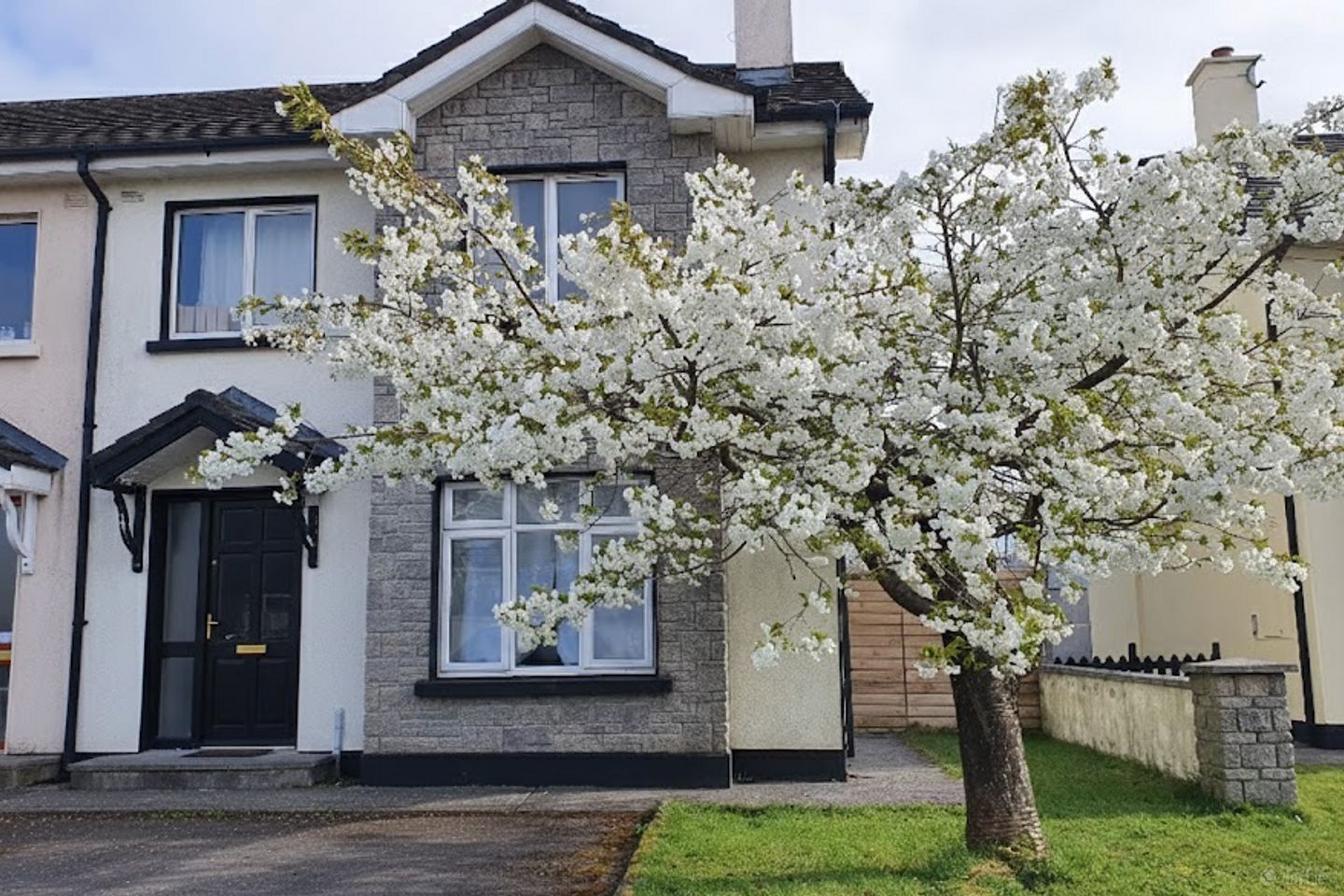 8A Dun Ri, Athenry, Co. Galway, H65X665 — photo 1