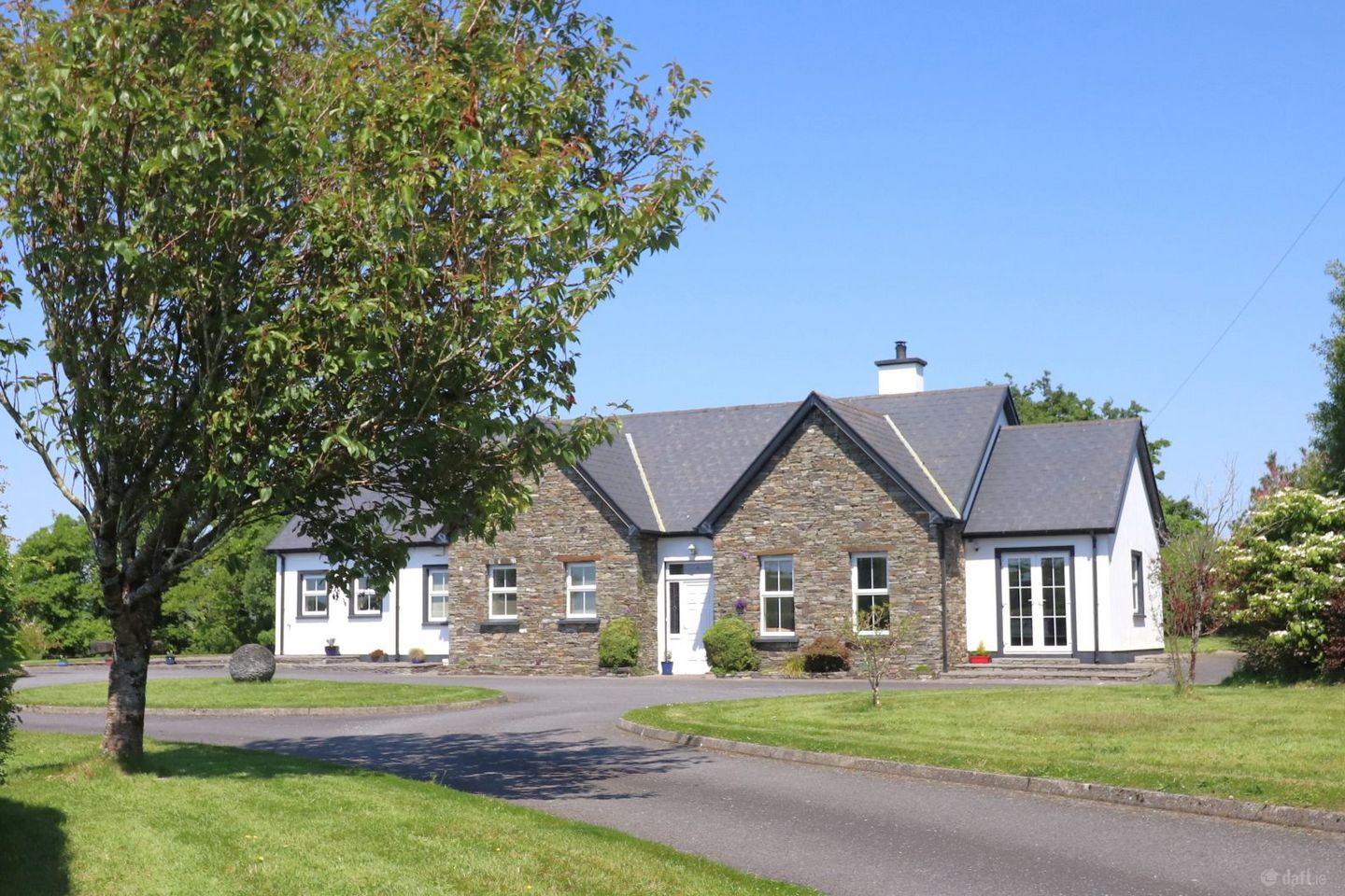 Reenroe, Drimoleague, Co. Cork, P47XF20 — photo 1