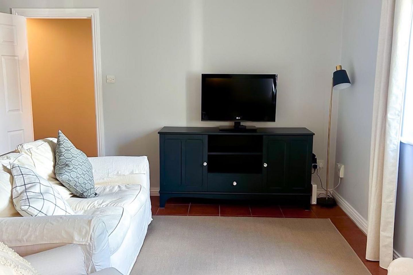 College Road, Galway, Modern 2-Bed Apartment | €2,500/month , Bohermore, Co. Galway — photo 1