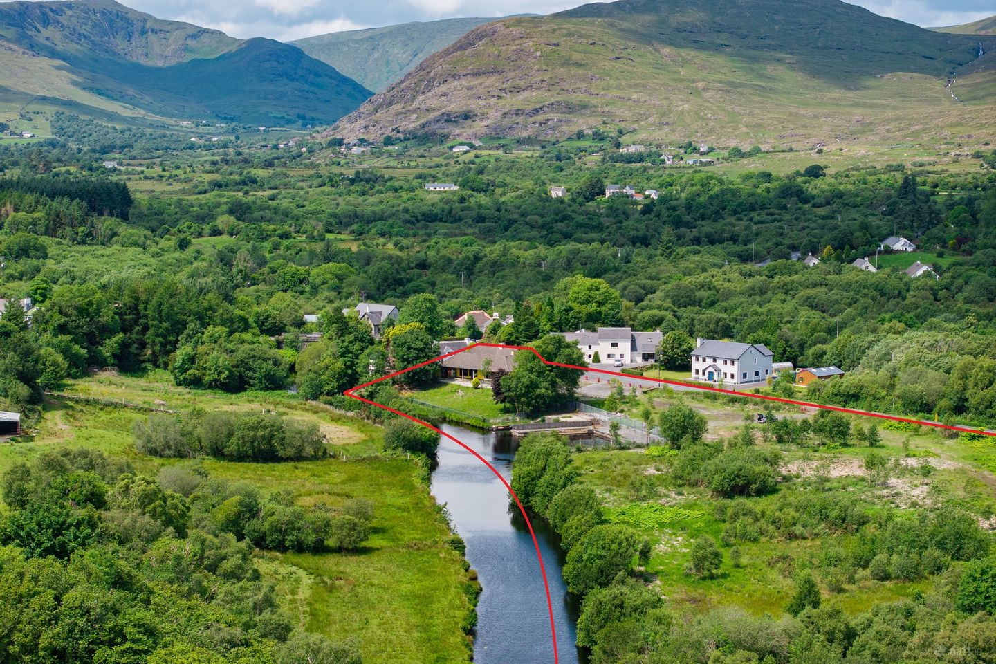 Mac'S, Carrick West, Teeranea, Co. Galway, F12NC03 — photo 1