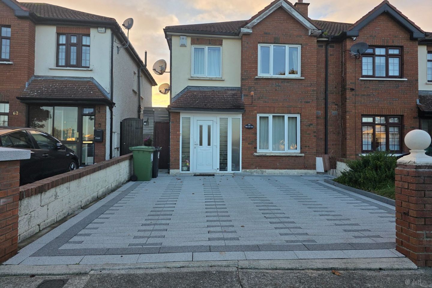60 Palmers Crescent, Palmerstown, Dublin 20, D20HX32 — photo 1