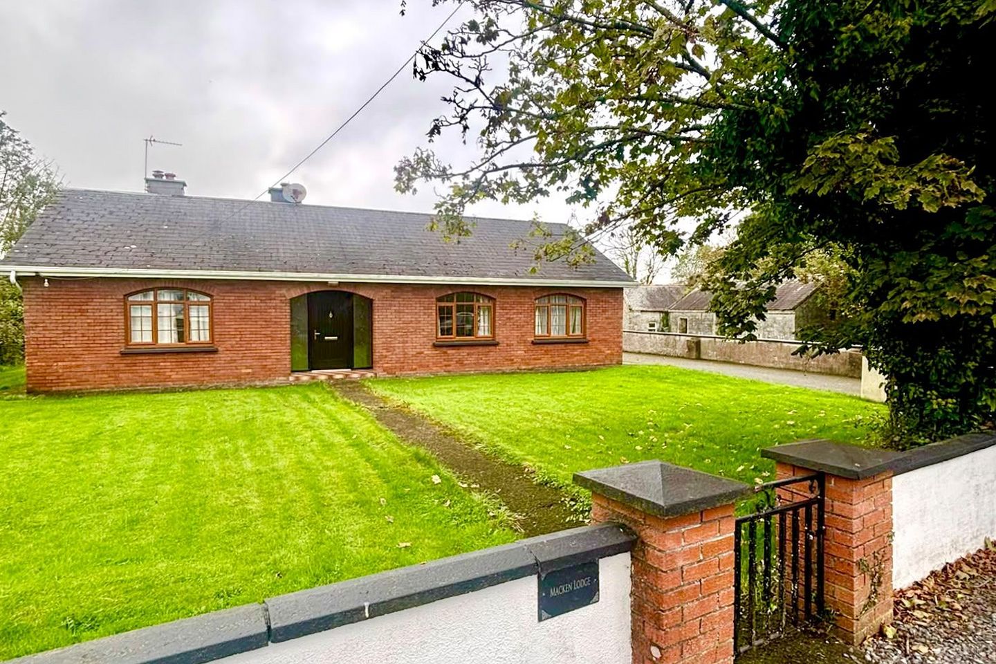 Macken'S House, Golden Island, Athlone, Co. Westmeath — photo 1