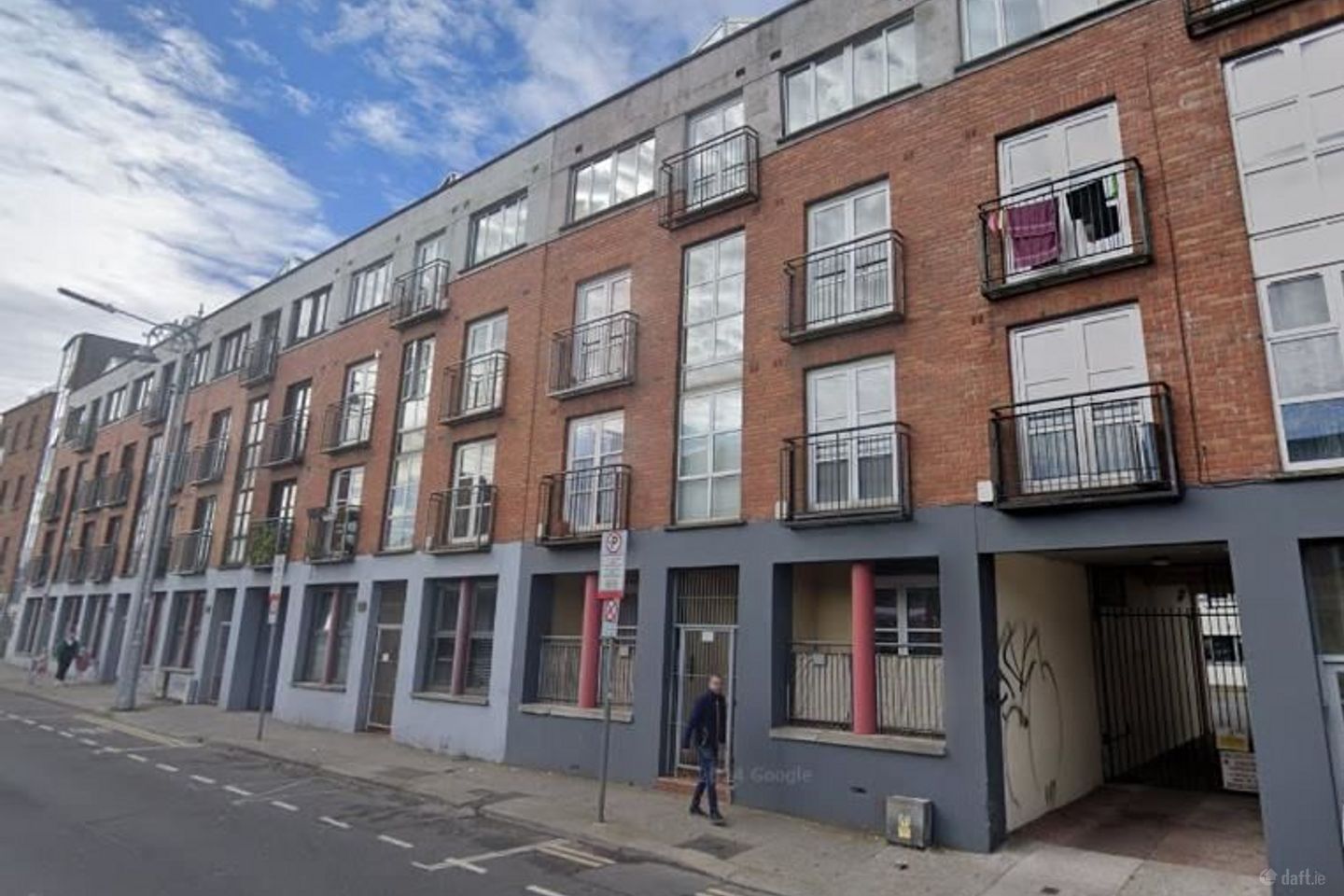 Apt 18, 69 Leonard'S Court, Clanbrassil St, South Circular Road, Dublin 8, D08F5DR — photo 1