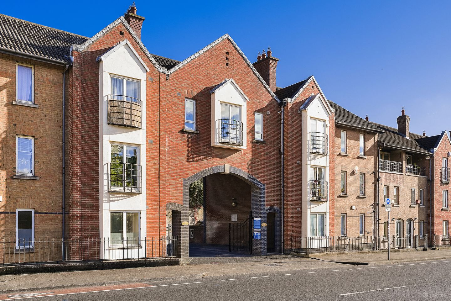 16 Kings Inns Court, Phibsborough, Dublin 7 — photo 1