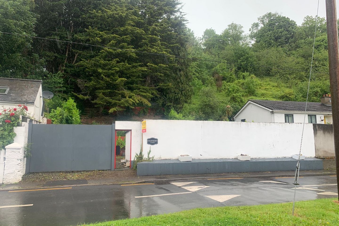 Strawberry Lodge, Lower Road, Porterstown, Dublin 15, D20X650 — photo 1