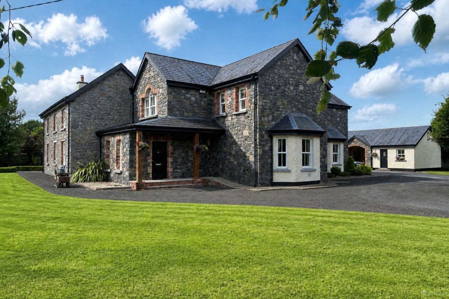 Leanmor House, Kilmore, Dundrum, Tipperary, E34 H500 — photo 1