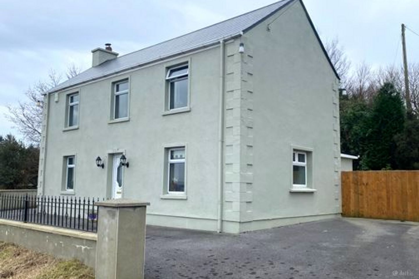 FRONT OF HOUSE
