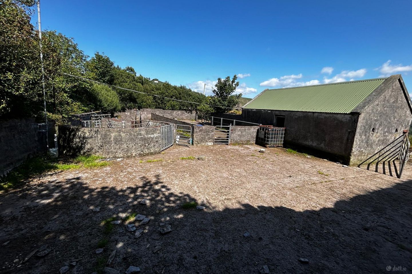 Ref 1193 - Farmlands, Coomastow, Aghatubrid, Cahersiveen, Co. Kerry — photo 1