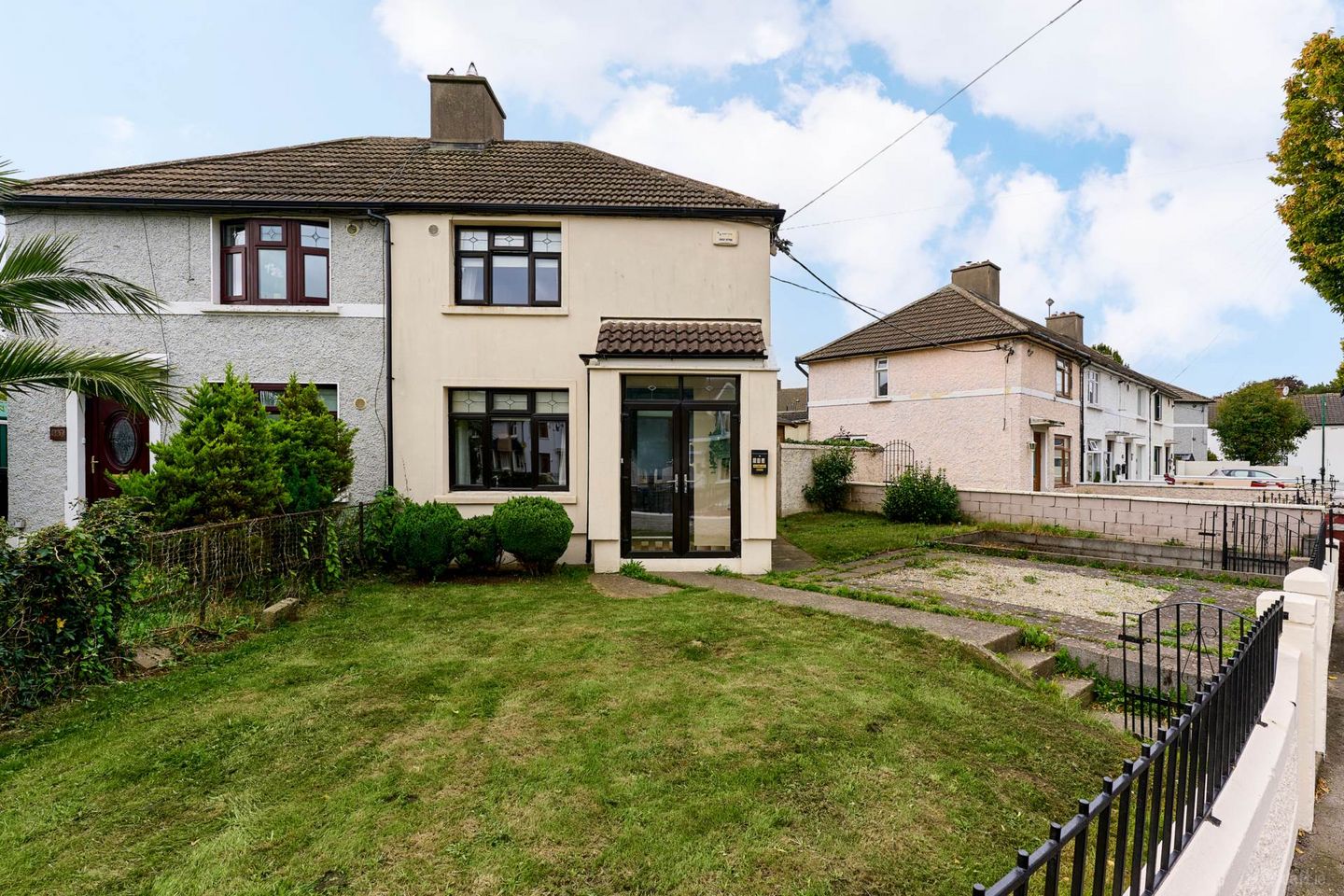649 Carnlough Road, Cabra, Dublin 7, Co. Dublin, D07V9F9 — photo 1