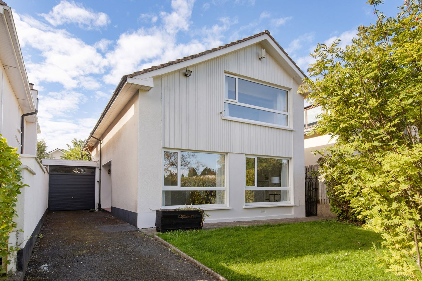 7 Kerrymount Close, Foxrock, Dublin 18, D18 F8K7 — photo 1